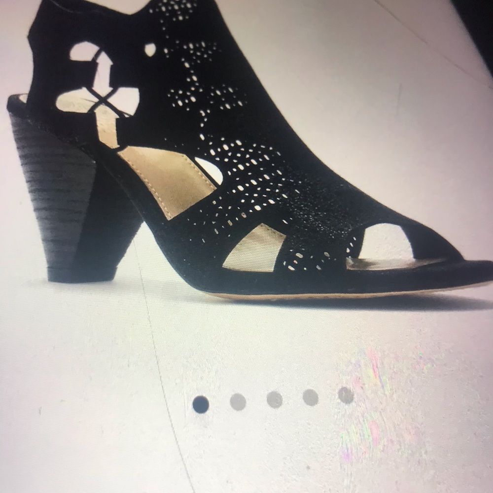 VINCE CAMUTO - Picture 2 of 9